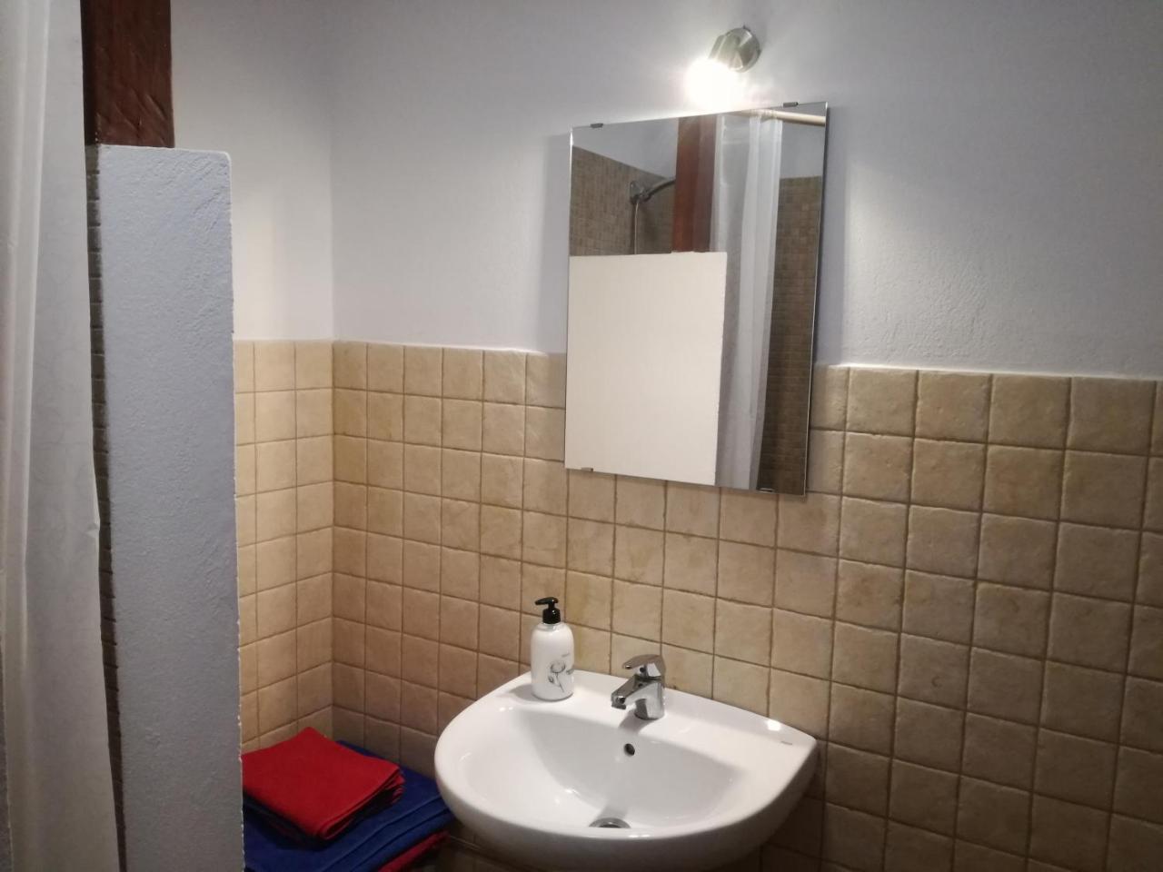 Surfhouse Hostel Famara Caleta De Famara 外观 照片