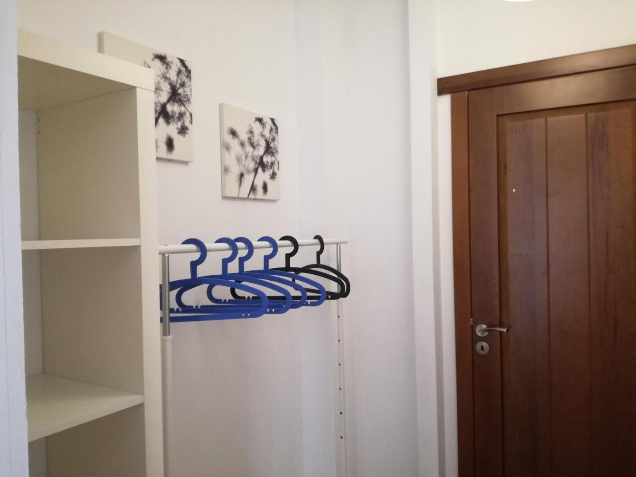 Surfhouse Hostel Famara Caleta De Famara 外观 照片