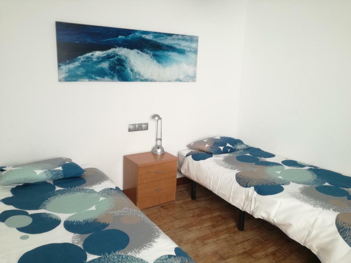 Surfhouse Hostel Famara Caleta De Famara 外观 照片