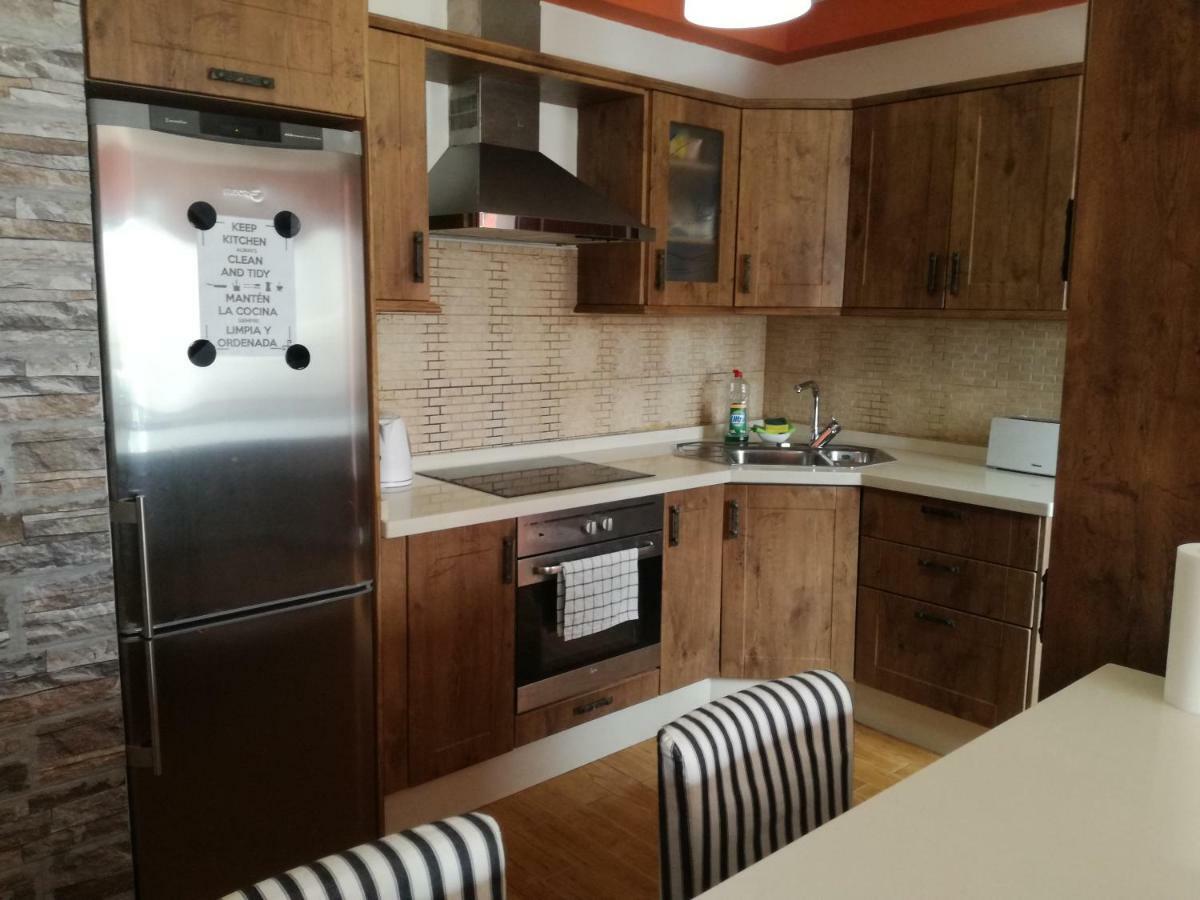 Surfhouse Hostel Famara Caleta De Famara 外观 照片